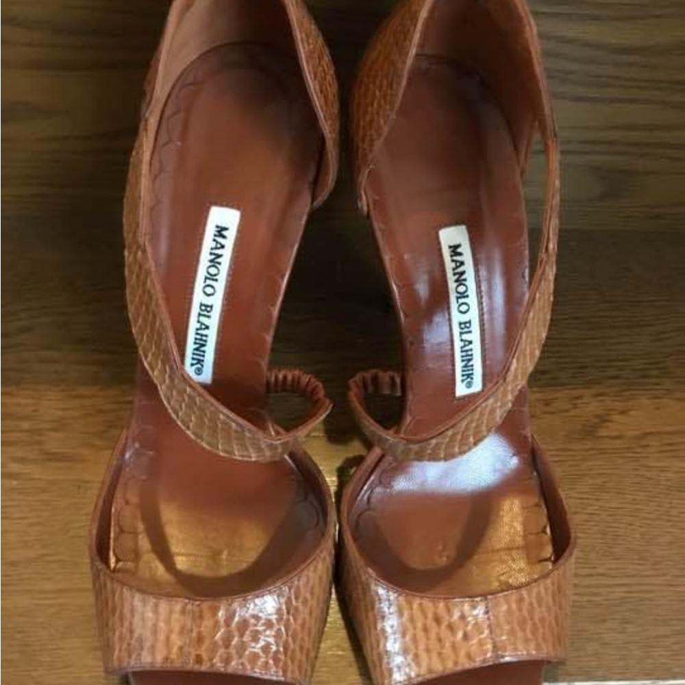 Manolo Blahnik Tan Textured Heels